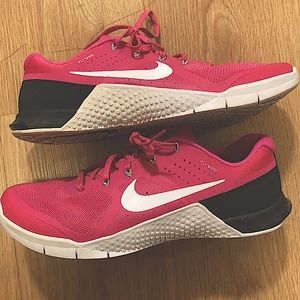 Nike Metcon 2 Flywire Training Sneakers - Pink!